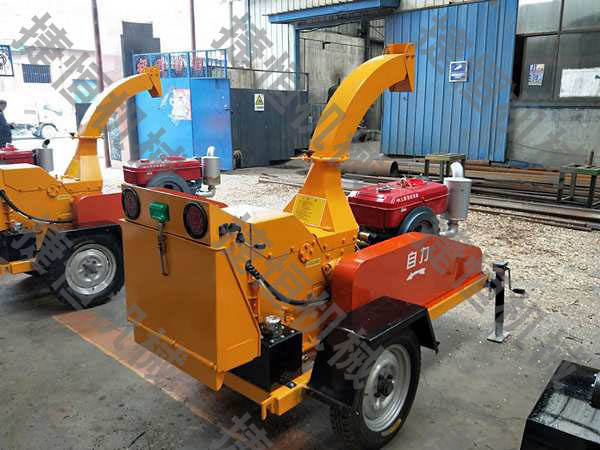 移動(dòng)式樹枝粉碎機(jī)