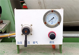 三輪/五輪混凝土攪拌車(chē)(圖4) 三輪/五輪混凝土攪拌車(chē)(圖4)