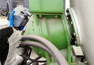 三輪/五輪混凝土攪拌車(chē)(圖6) 三輪/五輪混凝土攪拌車(chē)(圖6)